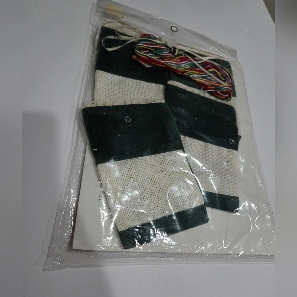 Janlynn Holiday Sachet Bags - Festive Red and Green